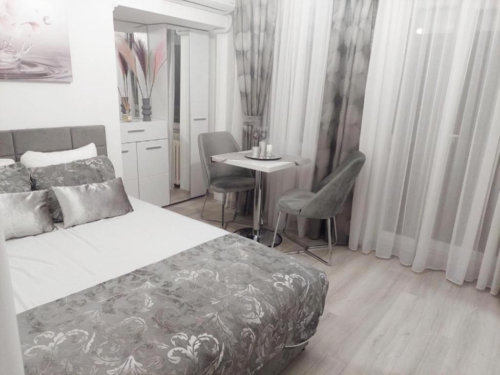 City Lux Square Apartment Skopje Luaran gambar