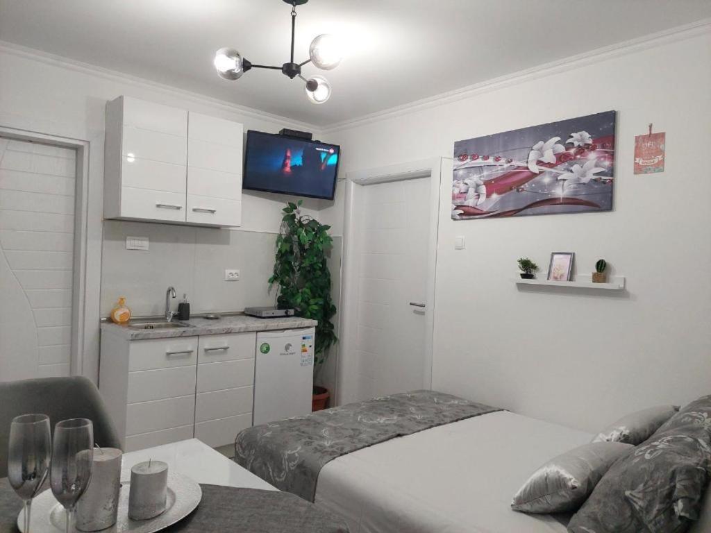 City Lux Square Apartment Skopje Luaran gambar
